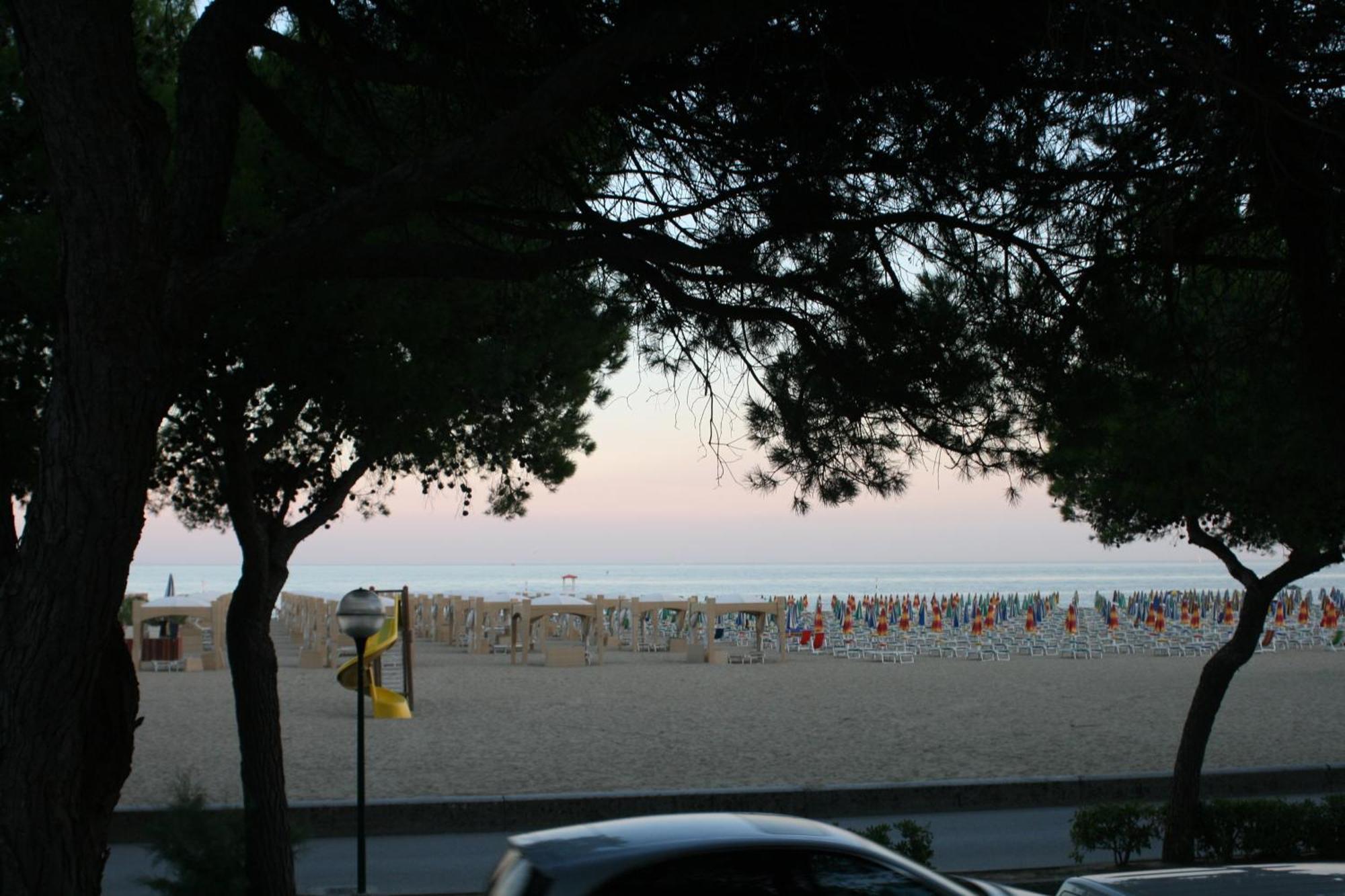 Hotel Ambra Lignano Sabbiadoro Exteriér fotografie