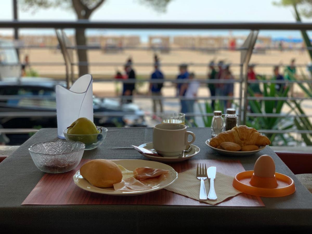 Hotel Ambra Lignano Sabbiadoro Exteriér fotografie